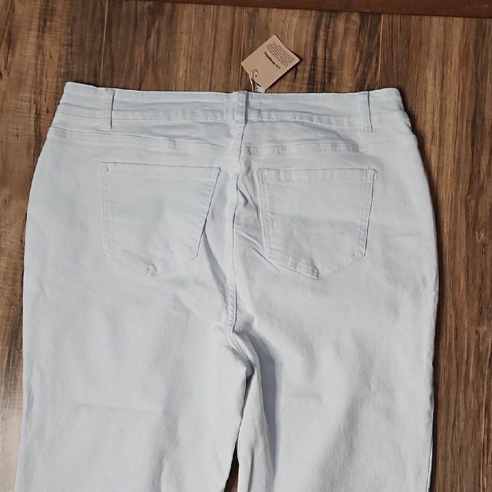 BloomChic Women’s White Jeans Size 16 - Picture 9 of 10